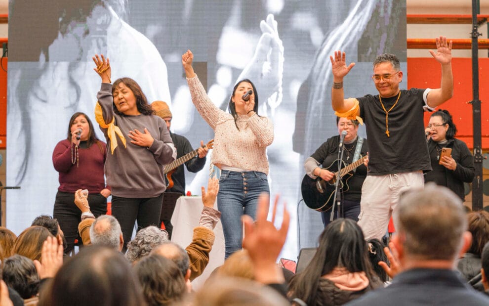 Leda Bergonzi en Chile Pucón y Santiago